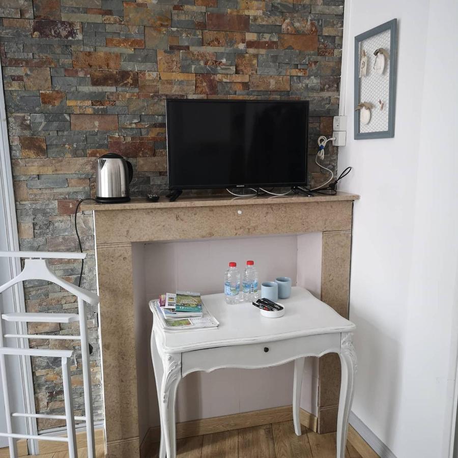 Affaire De Famille Bed & Breakfast